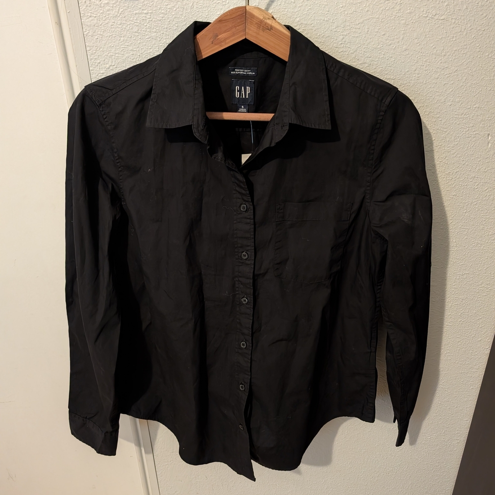 NWT GAP ‎ Women's Black  Long Sleeve Shirt Size S
